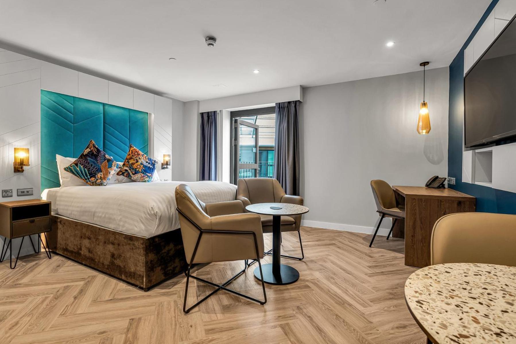 Roomzzz Единбург Екстериор снимка